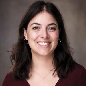 Sara Jozer Headshot